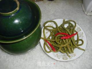 夏日下饭莱肉末炒酸豇豆的做法步骤：1