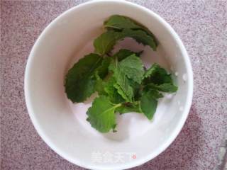 薄荷特饮的做法步骤：1