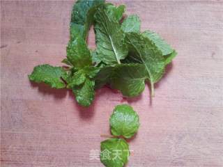 薄荷特饮的做法步骤：2