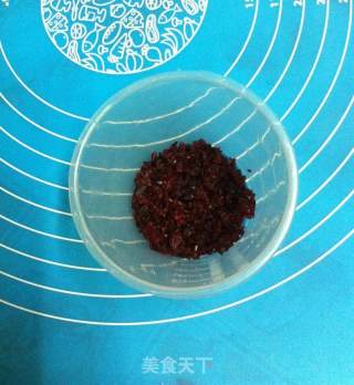 蔓越莓戚风的做法步骤：1