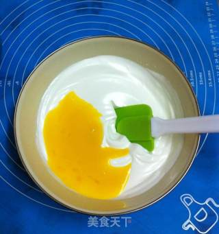蔓越莓戚风的做法步骤：4