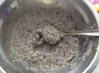 黑芝麻黑豆渣腊肉饼的做法步骤：1