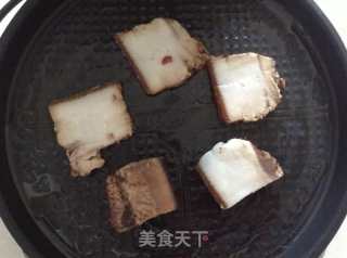 黑芝麻黑豆渣腊肉饼的做法步骤：4