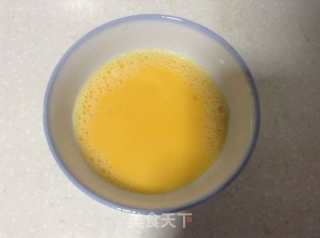 芝麻葡萄干蛋卷的做法步骤：1