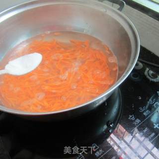 葱油红萝卜丝的做法步骤：3