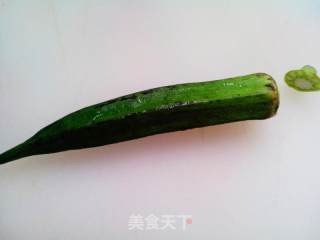 白灼黄秋葵的做法步骤：2