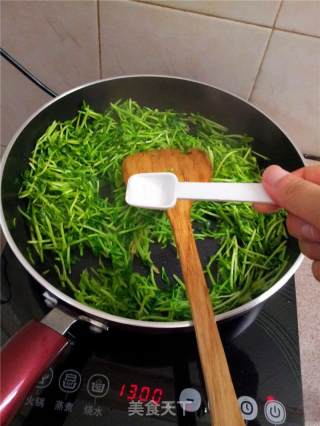 姜丝豌豆苗的做法步骤：5
