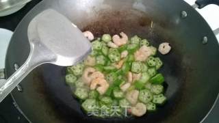 黄秋葵炒虾仁的做法步骤：7