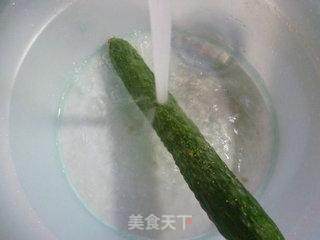青瓜拌海蜇头的做法步骤：2