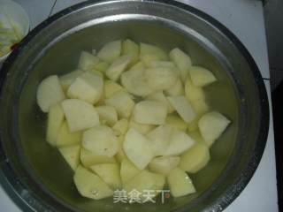 土豆烧排骨的做法步骤：3
