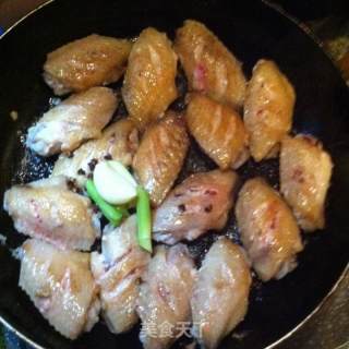 中翅焖豆角的做法步骤：2