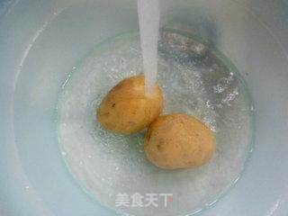 油豆腐炒土豆的做法步骤：2