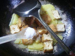 油豆腐炒土豆的做法步骤：10