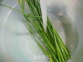 韭菜花炒淡菜的做法步骤：2