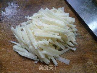 芹菜炒莲藕的做法步骤：5