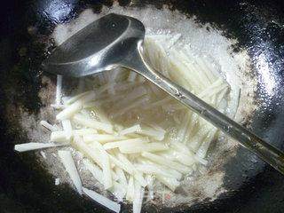 芹菜炒莲藕的做法步骤：8
