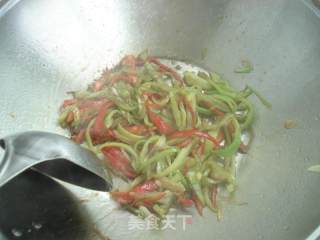 辣椒炒鸡蛋的做法步骤：7
