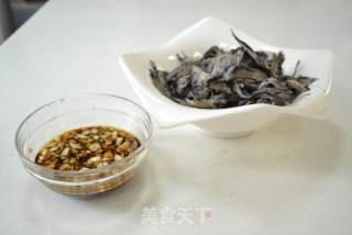 手撕乌鸡汤的做法步骤：2