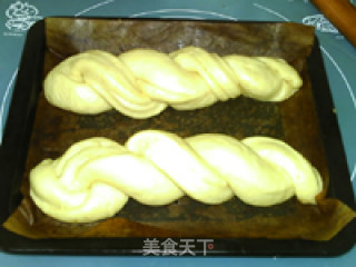 鲜奶油麻花酥粒面包的做法步骤：11