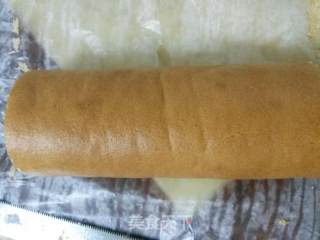 戚风蛋糕卷的做法步骤：12