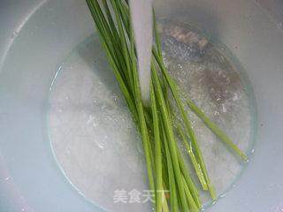 韭菜花炒鸭蛋的做法步骤：2