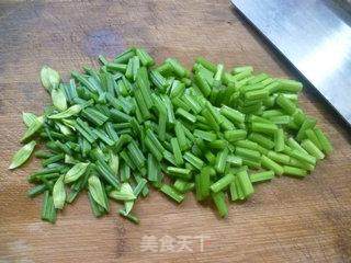 韭菜花炒鸭蛋的做法步骤：3