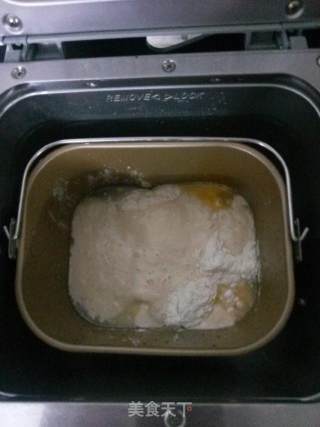 面包机之海绵酵头吐司的做法步骤：2