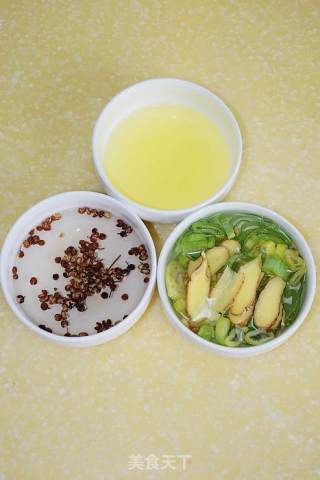 【马步鱼丸子】---超级鲜美的清汤鱼丸的做法步骤：2