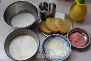 消暑甜点我来做——樱桃慕斯的做法步骤：1