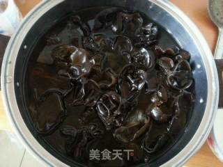中秋节小吃------凉拌木耳蘸芥末的做法步骤：3