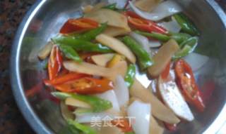 双椒鲜鱿的做法步骤：7