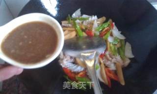 双椒鲜鱿的做法步骤：10