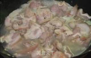 咸菜焖猪耳的做法步骤：3