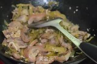 咸菜焖猪耳的做法步骤：7