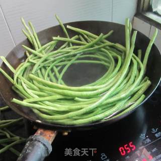 晒干豆角的做法步骤：2