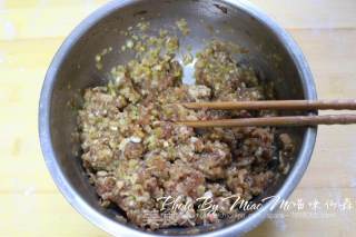 美味多汁冬瓜猪肉生煎包的做法步骤：1