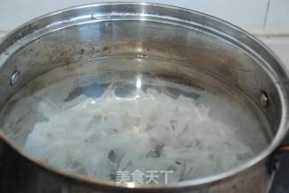 香甜紫薯银耳雪梨羹----四季都不会被遗忘的养生美肤饮品的做法步骤：2