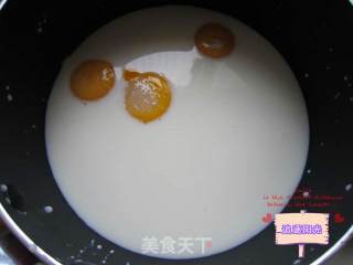 冰淇淋泡芙的做法步骤：1