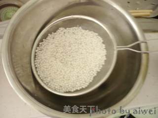 蜜瓜西米盅的做法步骤：3