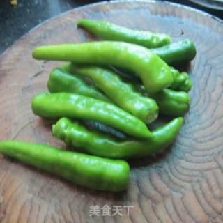 擂虎皮椒的做法步骤：1