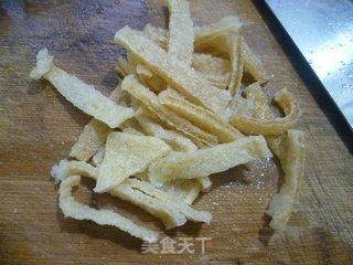 洋葱肉皮炒香干的做法步骤：4