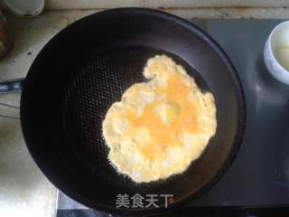 虾仁火腿蛋炒饭的做法步骤：3
