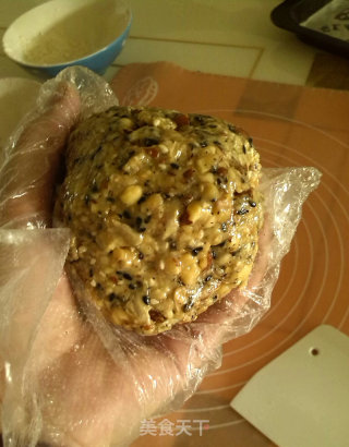 紫薯五仁月饼的做法步骤：3