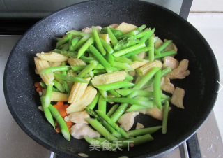 双笋炒鸡片的做法步骤：7