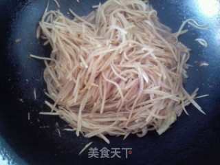 洋葱土豆丝的做法步骤：5