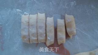 家庭自制营养的南瓜油条的做法步骤：4