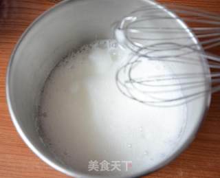 烤箱做蛋糕（戚风蛋糕的做法）的做法步骤：1