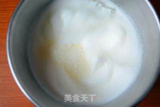 烤箱做蛋糕（戚风蛋糕的做法）的做法步骤：2