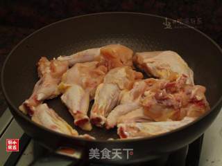 原汁原味的盐煎鸡翅的做法步骤：2