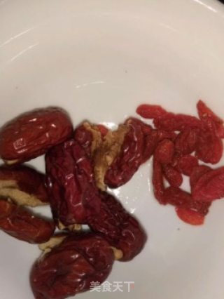 玫瑰红枣养颜茶的做法步骤：2